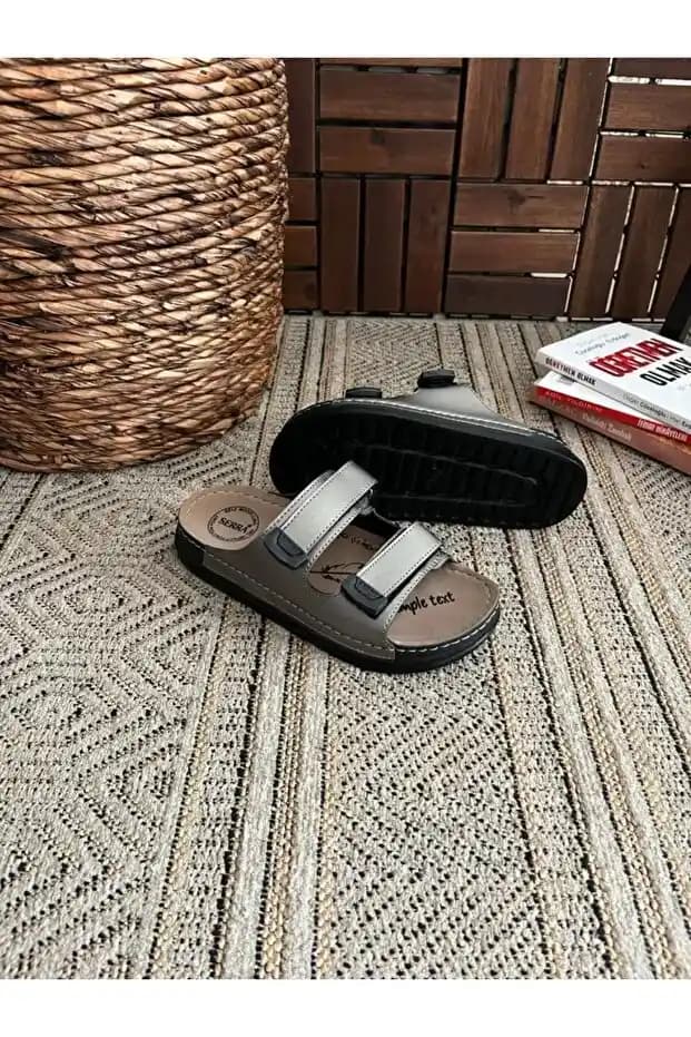 Unisex Anatomik Tabanlı Terlikler: Konfor ve Estetiğin Modern Buluşması