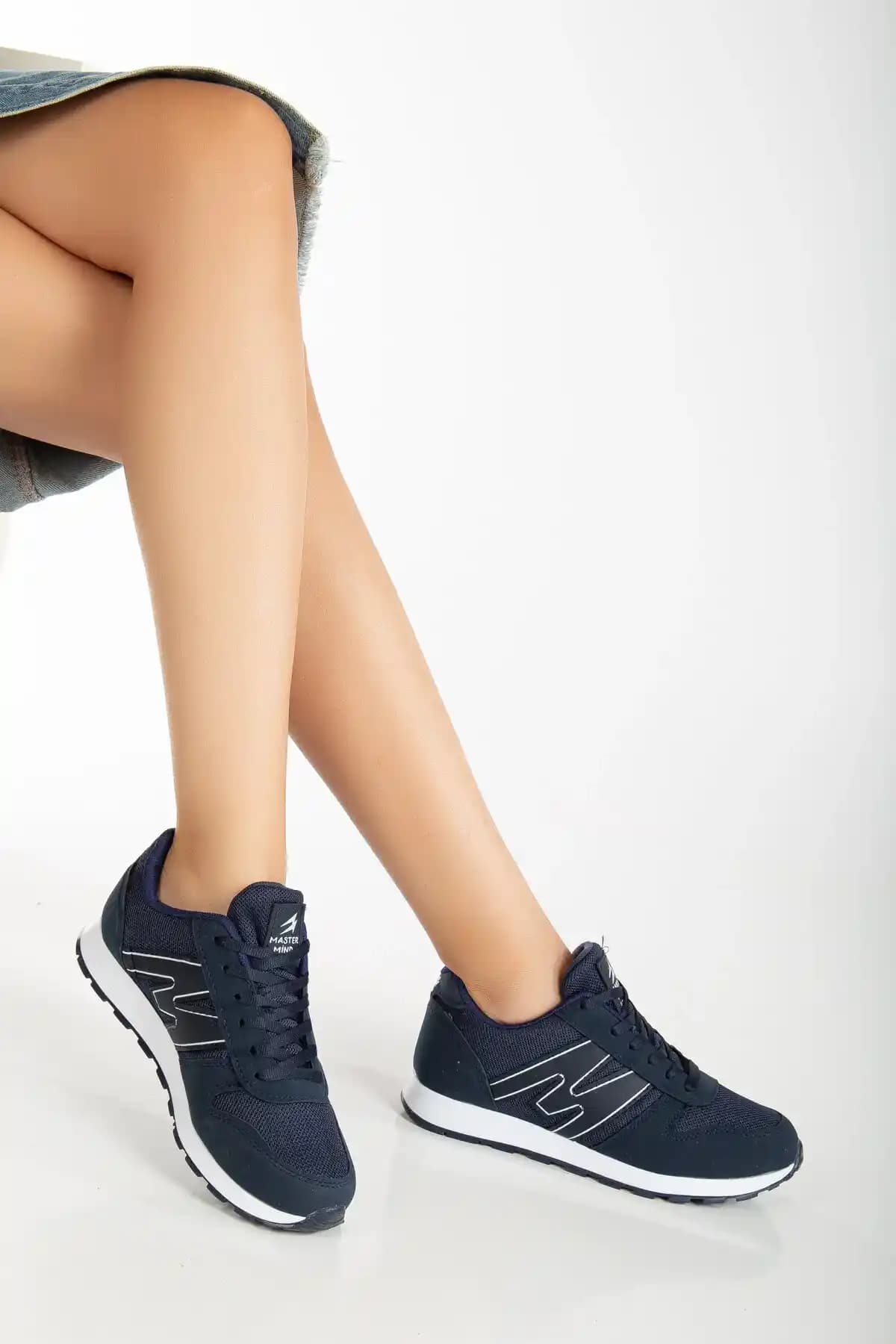 Unisex Lacivert Günlük Sneakerler: Konfor ve Tarzın Buluşması