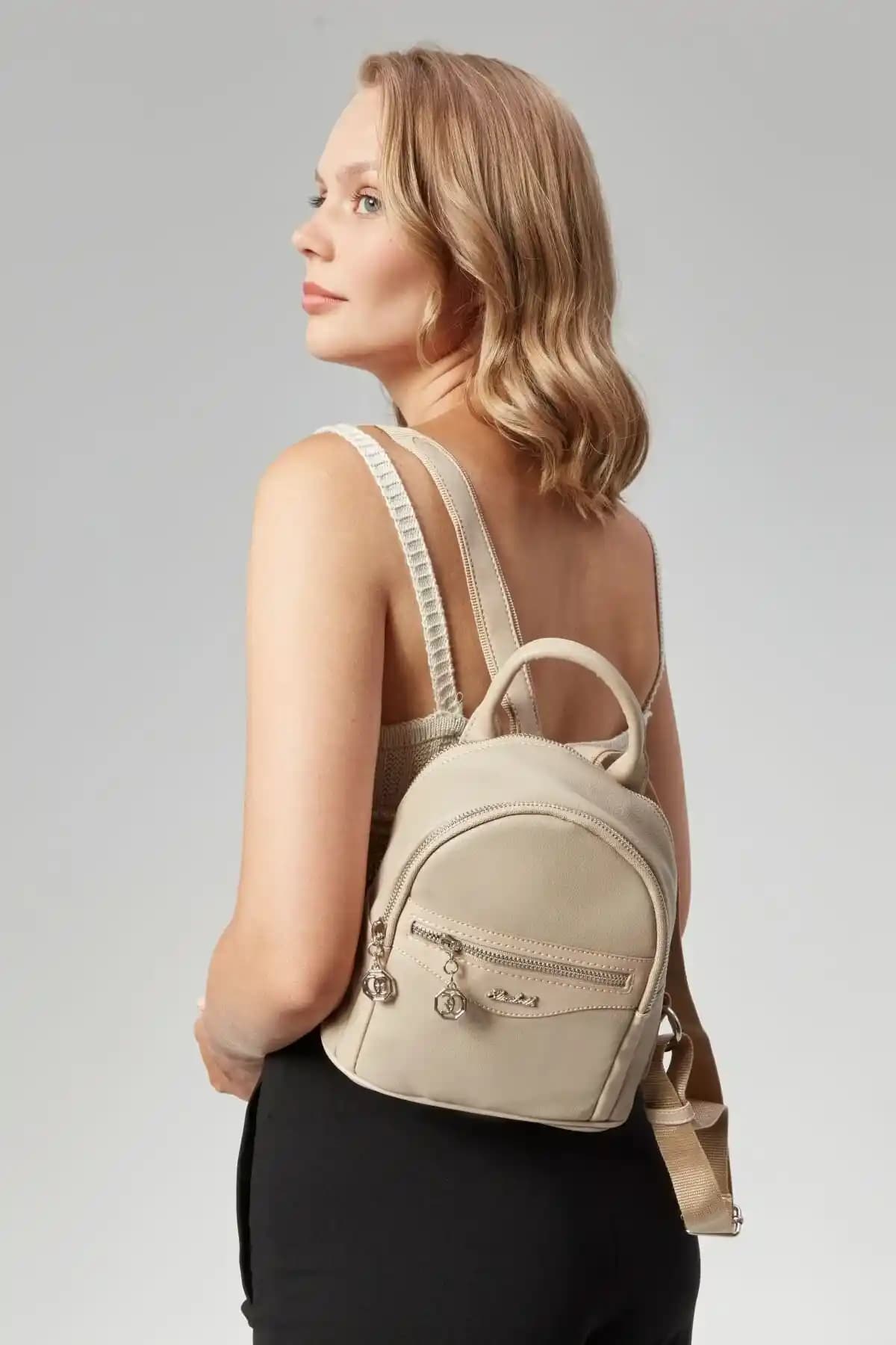 Vizon Kadın Sırt Çantası Modelleri: Şıklık ve Fonksiyonellik Bir Arada