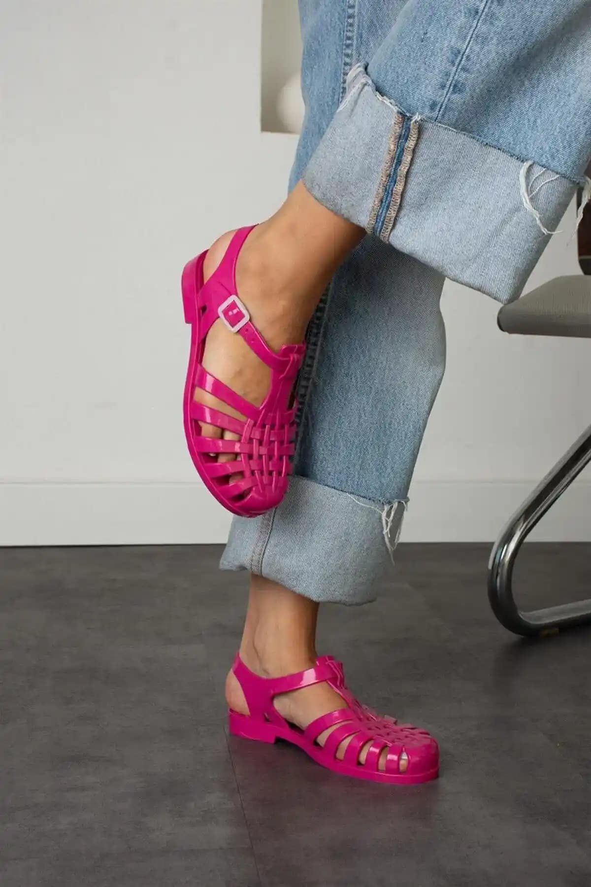 Wolk ve Ruby Kemer Tasarımı: Doğadan İlham Alan Şık ve Fonksiyonel Aksesuarlar