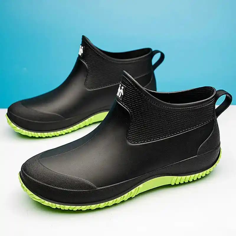 Yağmur Ayakkabısı Seçerken Dikkat Edilmesi Gerekenler ve En İyi Modeller