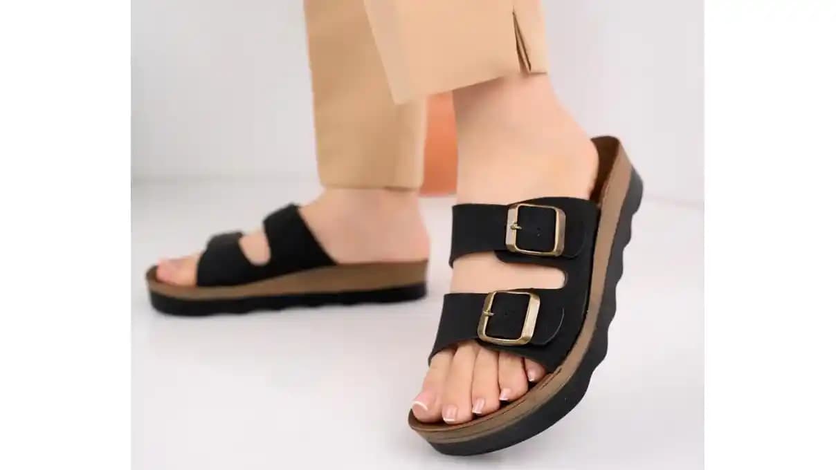 Yaz Ayları İçin Kadın Terlikleri: Rahatlık ve Şıklığın Uyumuyla Seçenekler