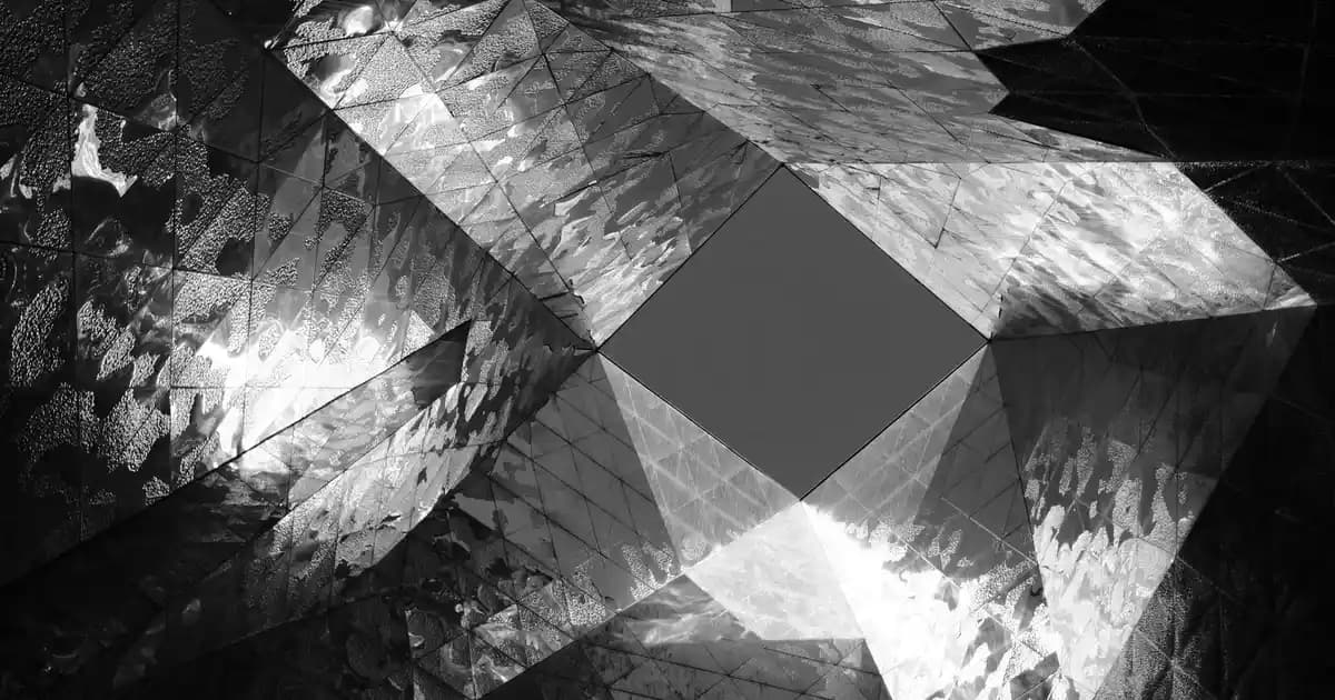 Yaz Aylarında Tişört Seçimi ve Kombinasyonlarıyla Şıklık ve Rahatlık Sağlama