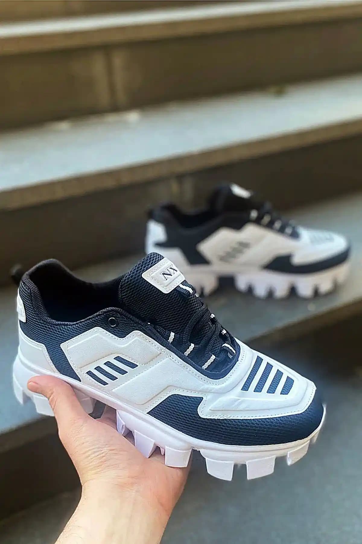 Yüksek Taban Erkek Spor Ayakkabıları: Konfor ve Estetiğin Modern Buluşması