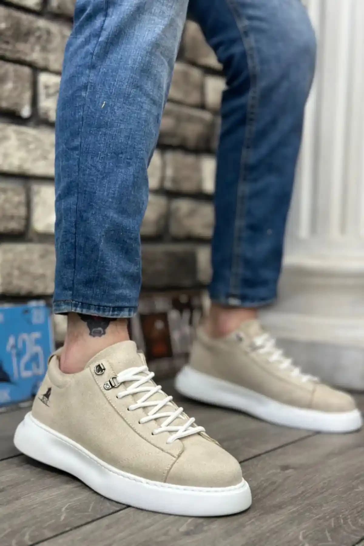 Yüksek Tabanlı Erkek Spor Ayakkabıları: Moda ve Fonksiyonelliğin Birleşimi