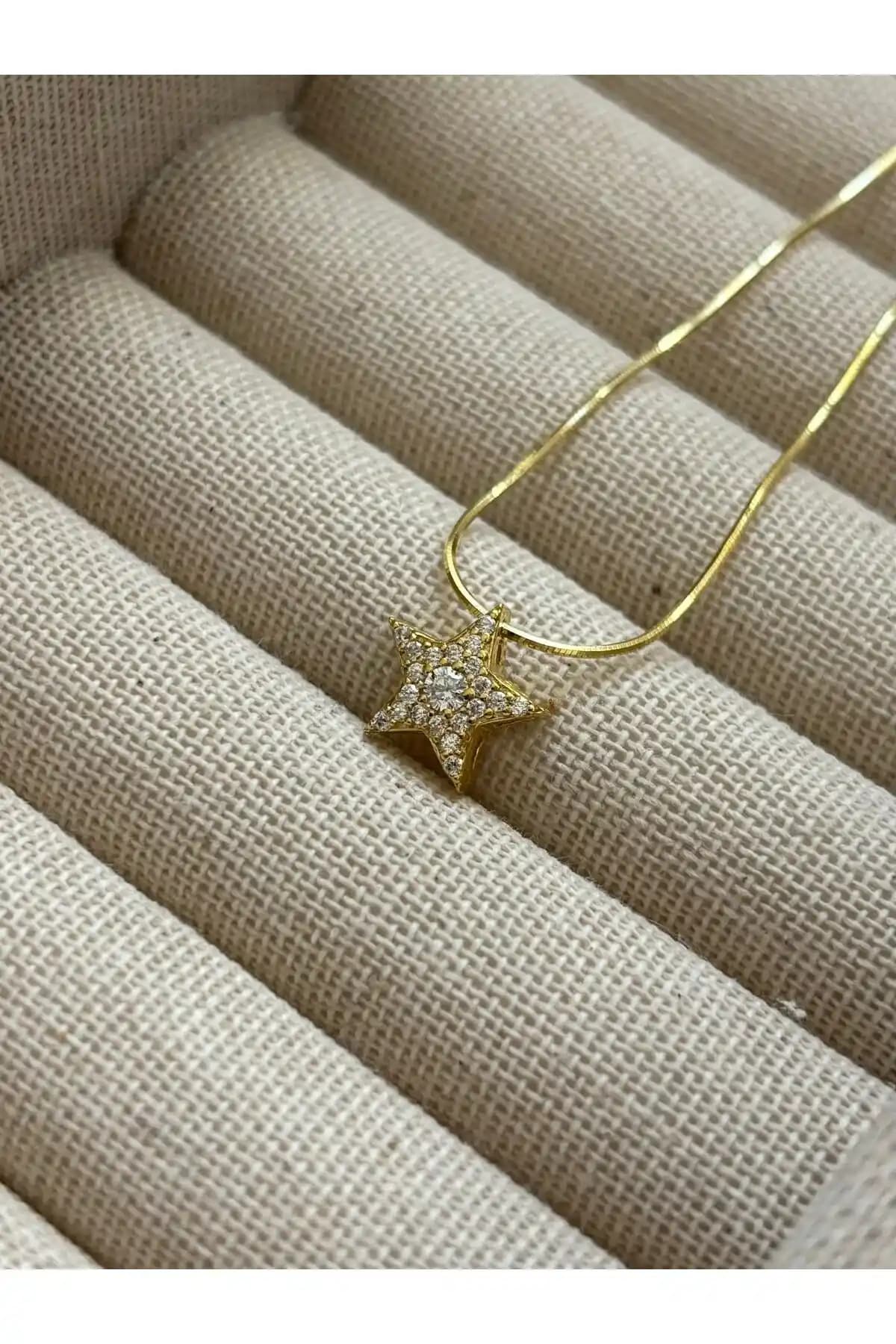 Zincirli Yılz Figürlü Gümüş Kolye Tasarımı ve Stil Önerileri