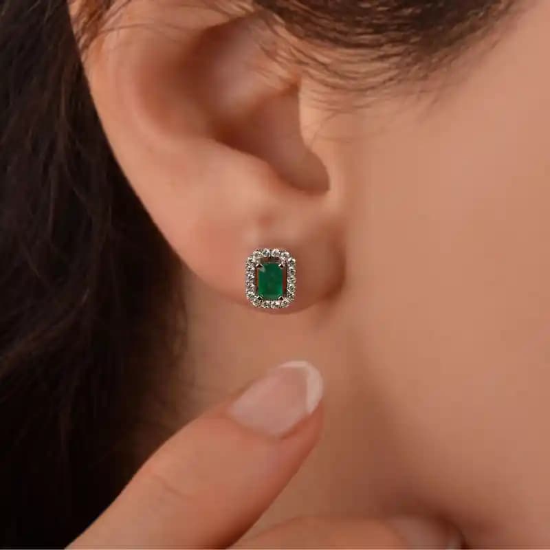 Zümrüt Taşlı Kupe Modelleri: Estetik ve Zarafetin Güncel Trendleri