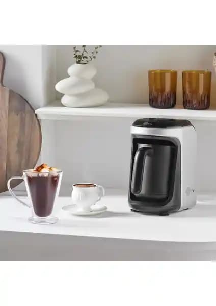 Karaca Kahve Makineleri Karşılaştırması: Pearl White ve Vintage Blue Modellerinin Özellikleri ve Kullanıcı Yorumları