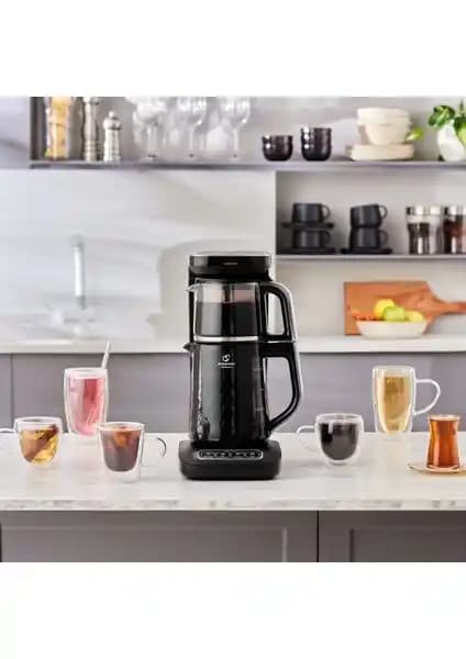 Karaca Robotea Pro Quartz 4 in 1 ve Tefal Magic Tea XL Çay Makineleri Karşılaştırması
