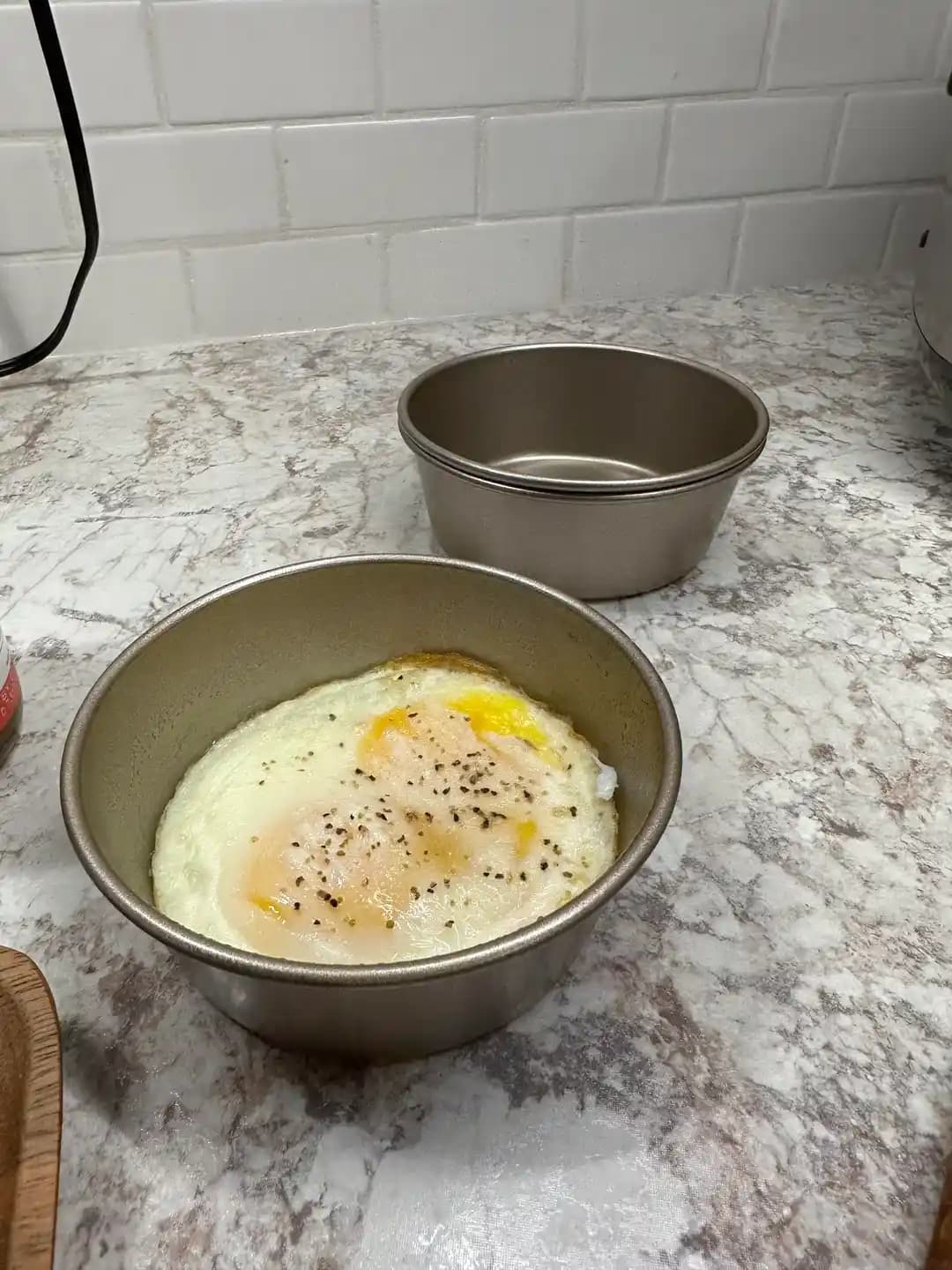 Air Fryer'da Yumurta Pişirmek İçin Mini Kalıpların Kullanımı ve Pişirme Teknikleri