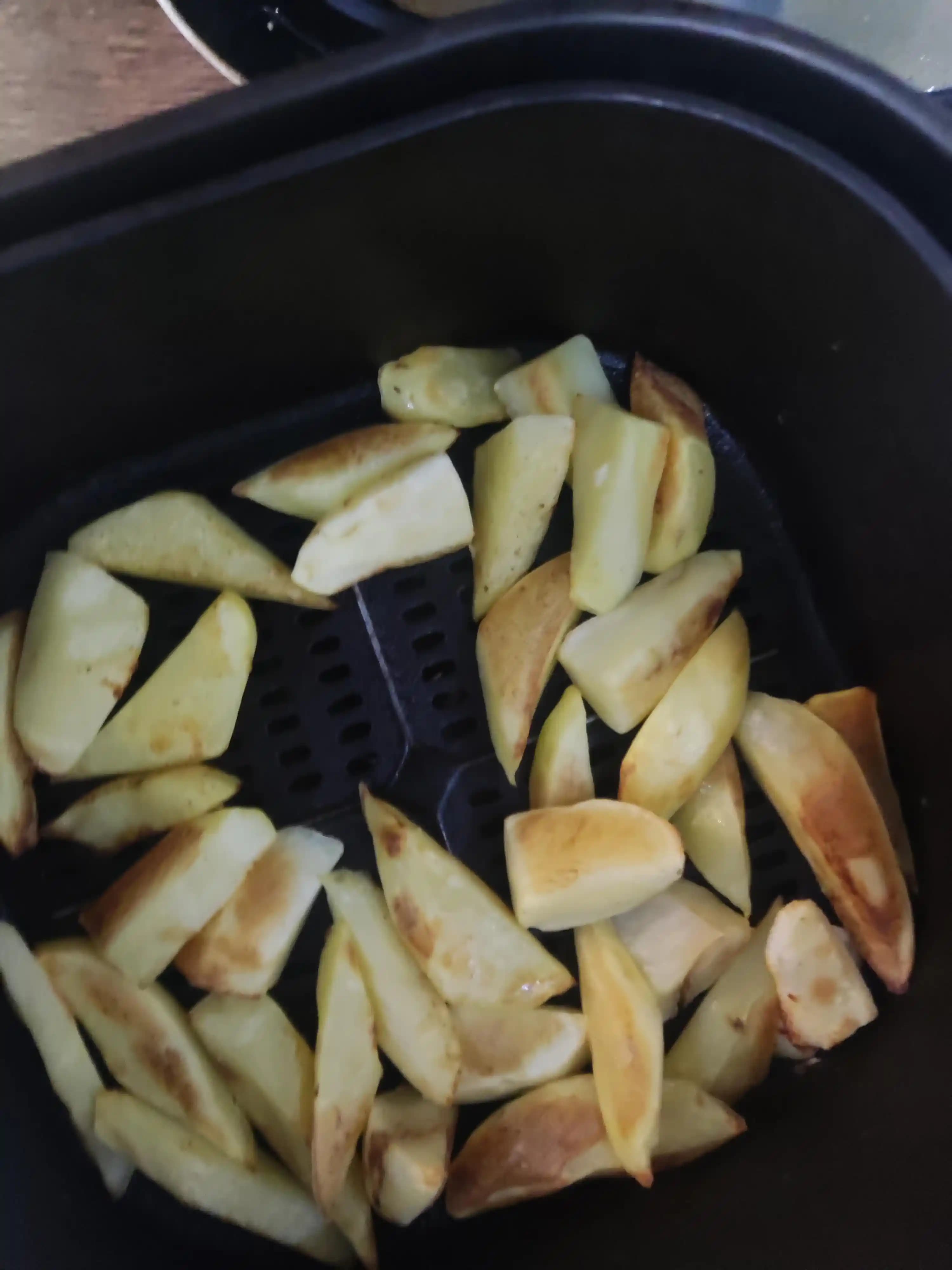 Airfryer'da Patates Pişirmenin İncelikleri: Çıtır ve Lezzetli Sonuçlar İçin Teknikler