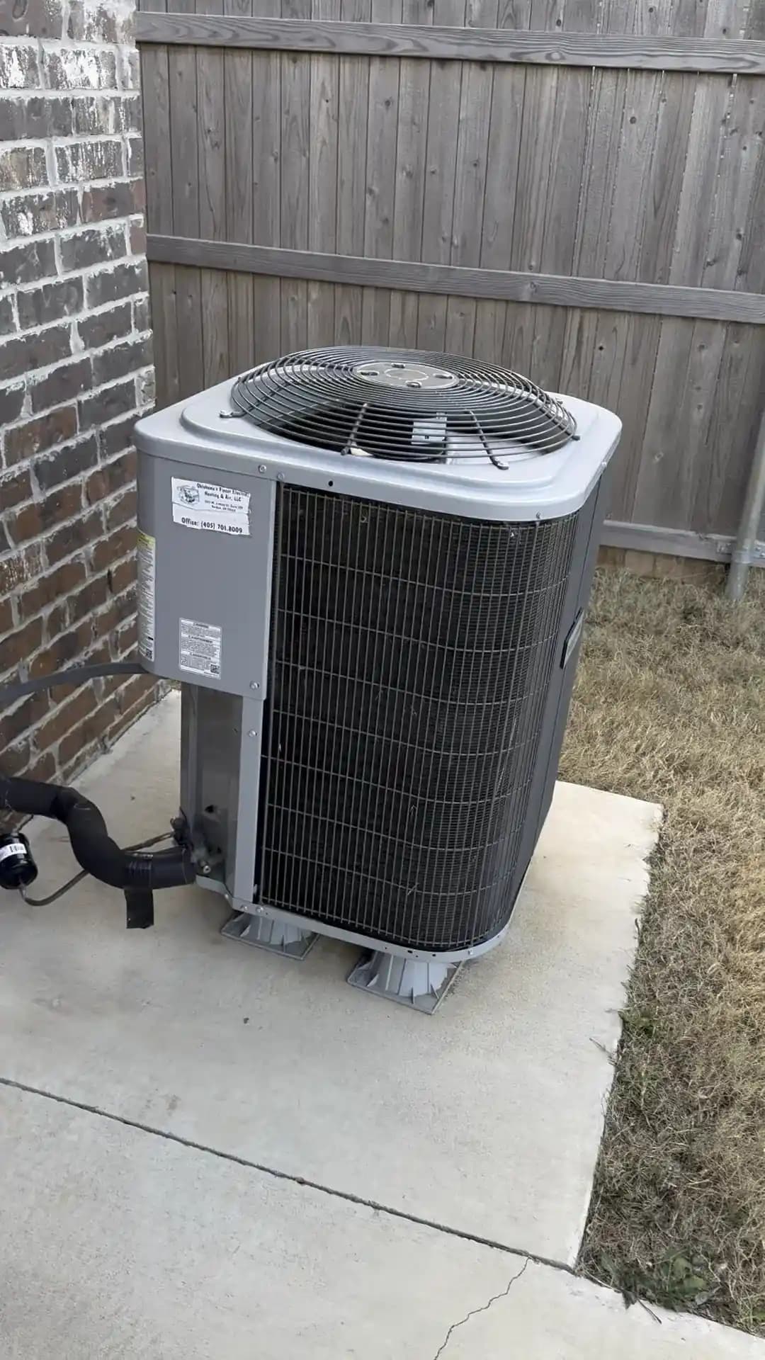 Klima Kondansatör Ünitesinde Yüksek Sesli Kekeme Gürültüsünün Nedenleri ve Çözüm Yolları