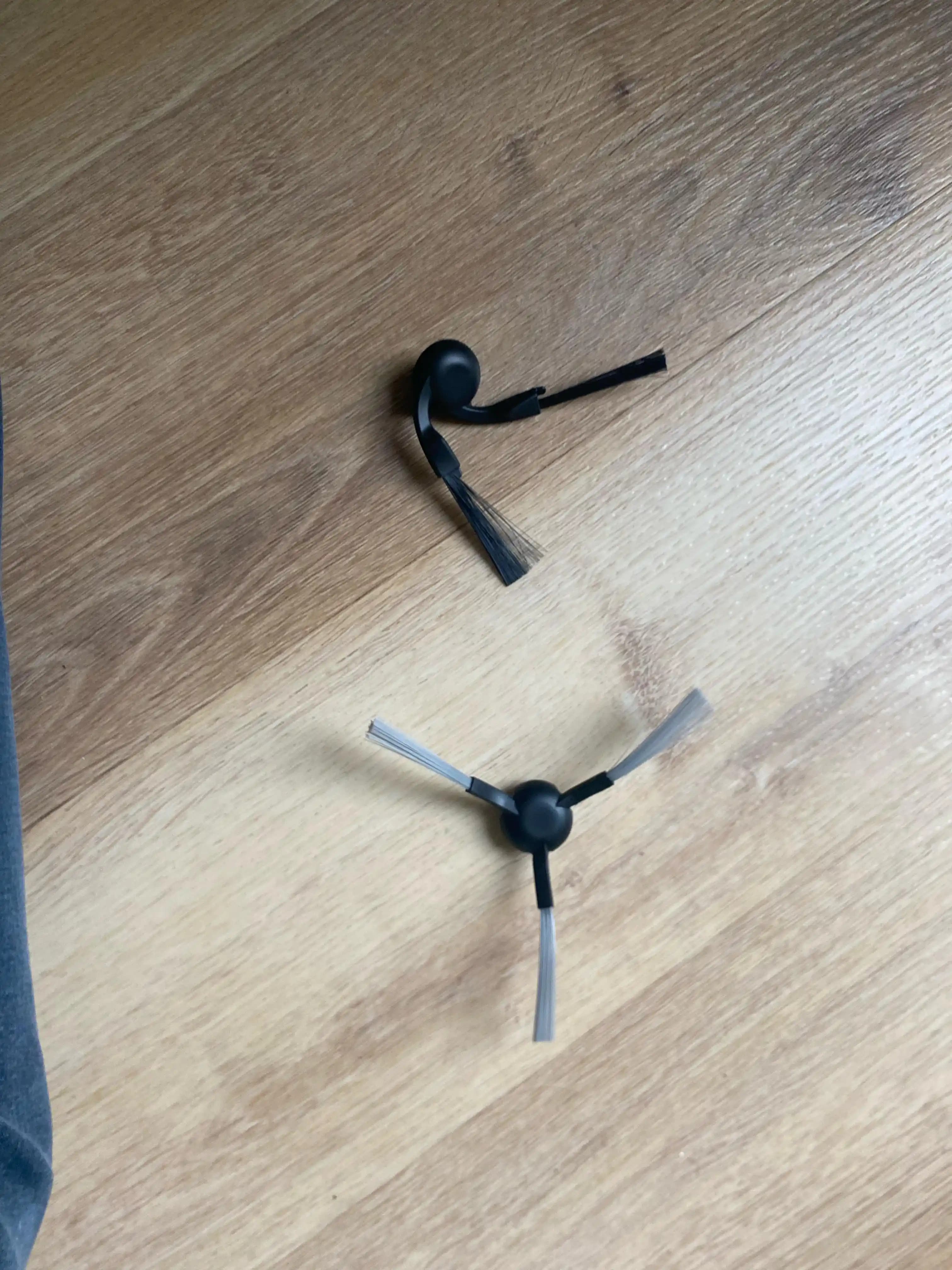 Robot Süpürgelerde Yan Fırça Tasarımı: 2 Telli ve 3 Telli Modellerin Karşılaştırması