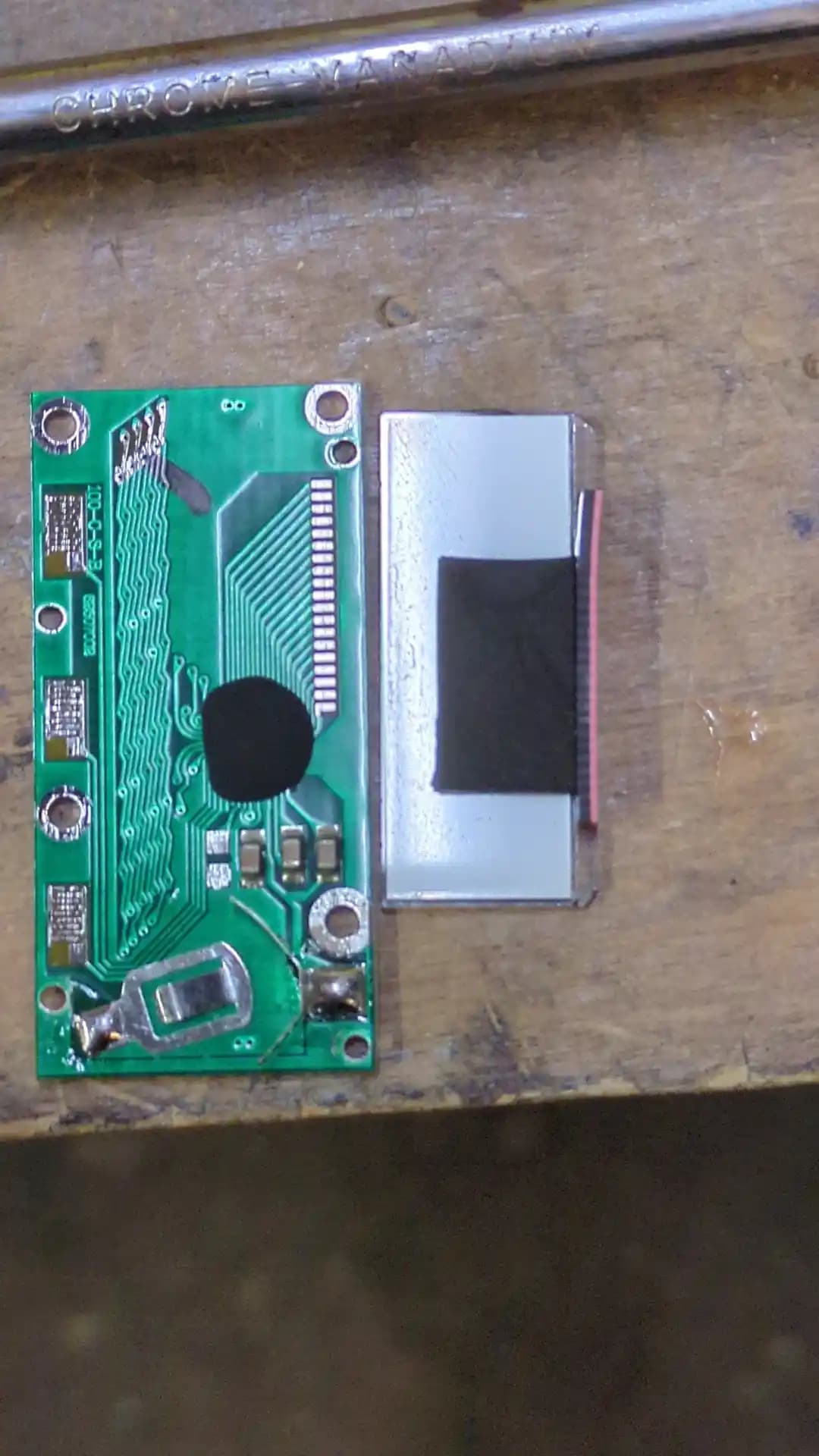 Zebra Şeritler: LCD Ekran Bağlantılarında Esnek ve Ekonomik Çözüm Yöntemi