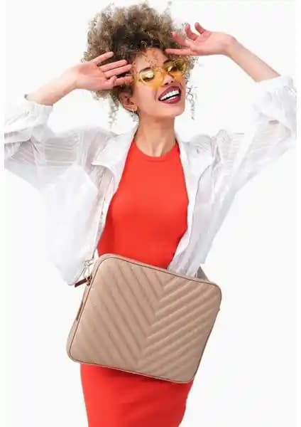 Morca MacBook Air ve Pro 13.3-14 İnç Vizon Kılıfı Şık ve Koruyucu Tasarım