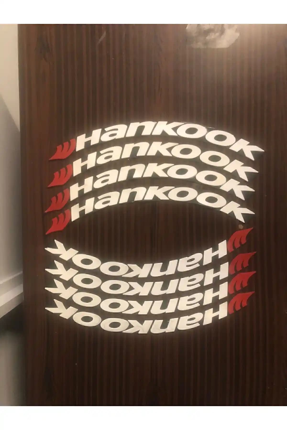 Hankook ve Michelin Lastik Sticker Karşılaştırması: Kalite, Dayanıklılık ve Kullanım