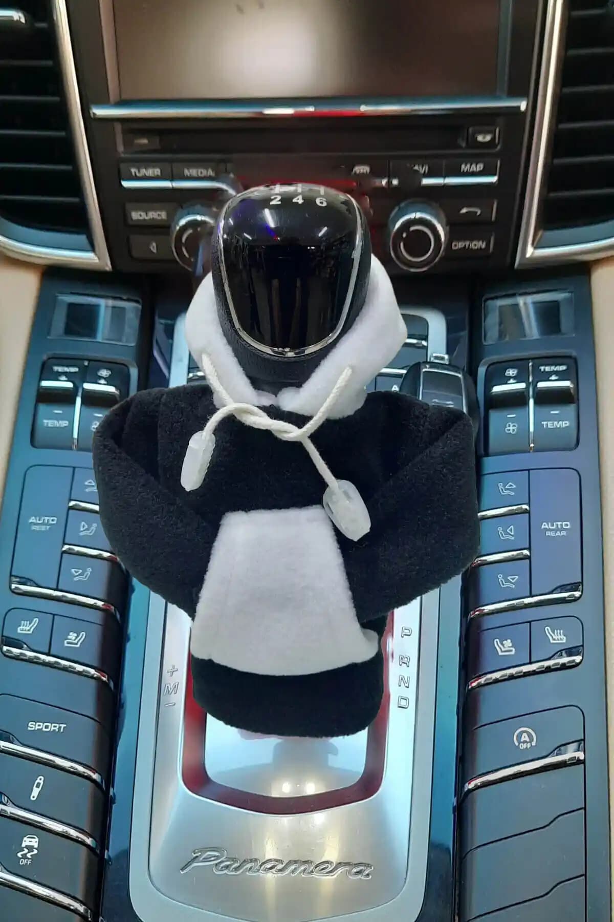 KYLE XM Kara Kartal Kapşonlu Hoodie Vites Topuz Süsü ile Aracınıza Şıklık Katın