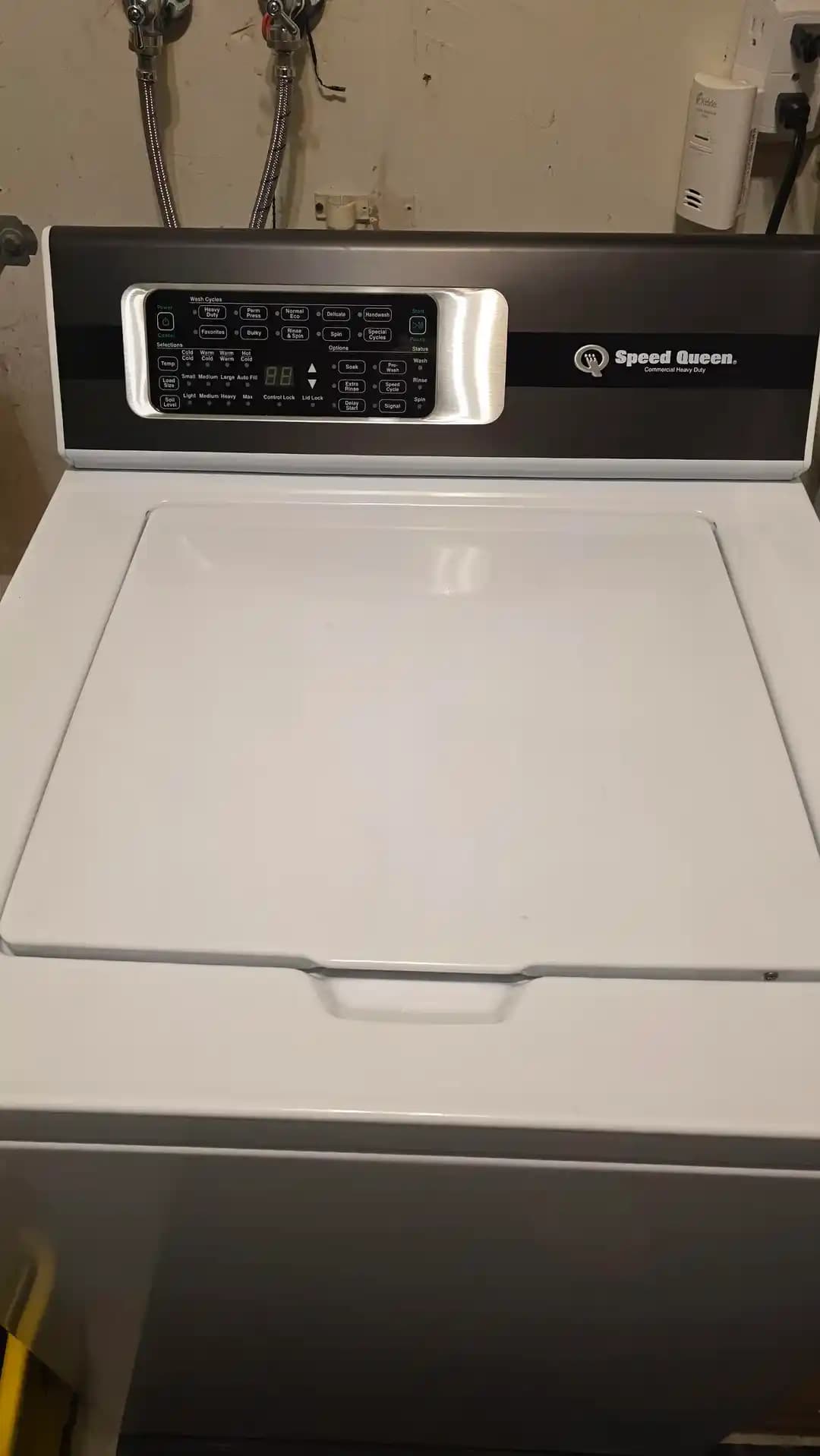 Speed Queen TR7 Çamaşır Makinesi: Dayanıklılık ve Kıyafet Dostu Yıkama Özellikleri