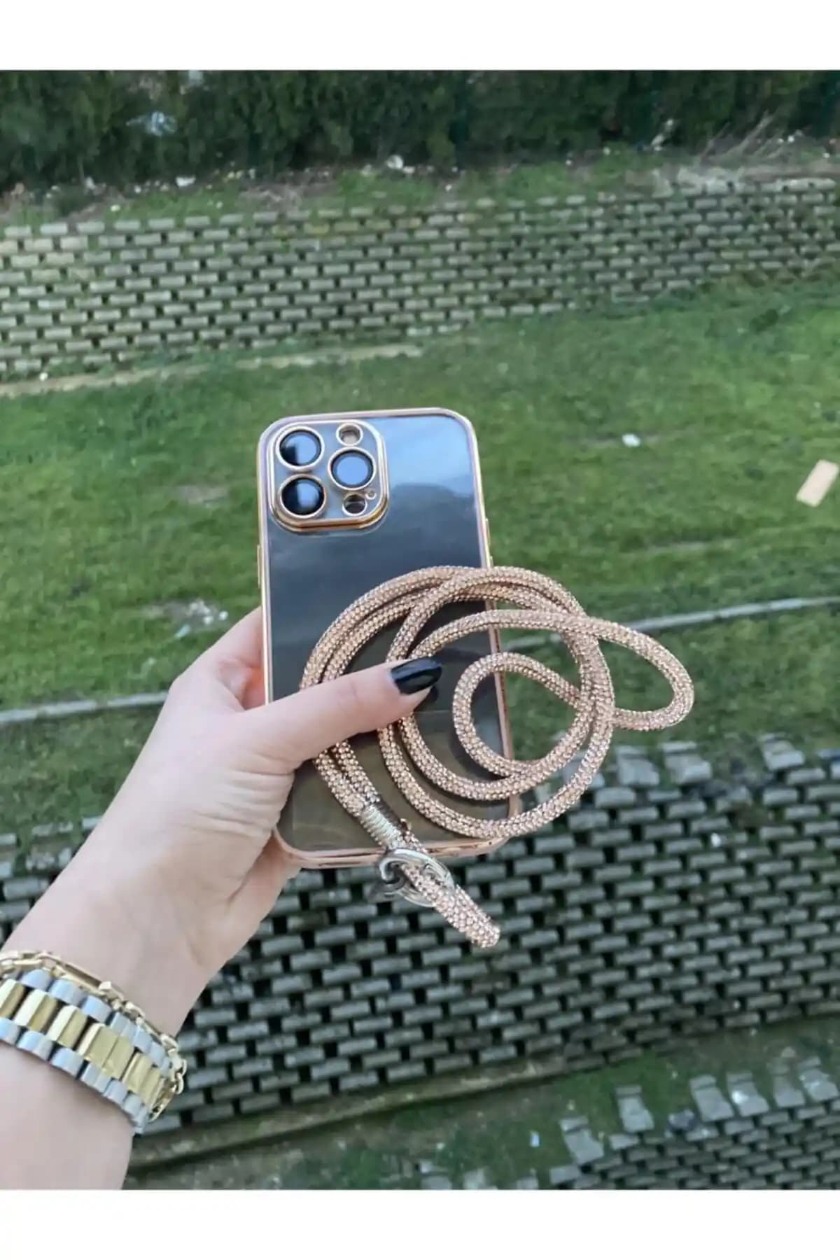 KARANER Taşlı Bronz Telefon Boyun Askısı Şıklık ve Fonksiyonellik Sunar