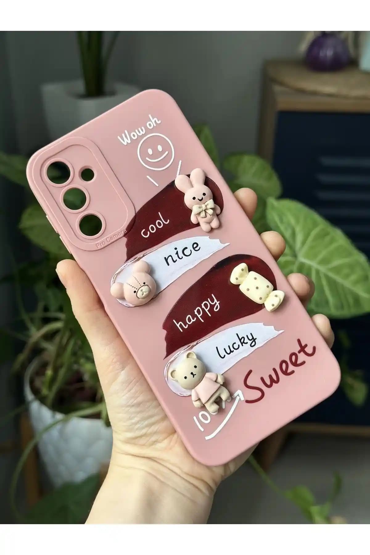 Samsung Galaxy A54 için Ayıcık Tasarımlı Kadife Şeker Kılıfı Ürün Özellikleri ve Koruma Avantajları